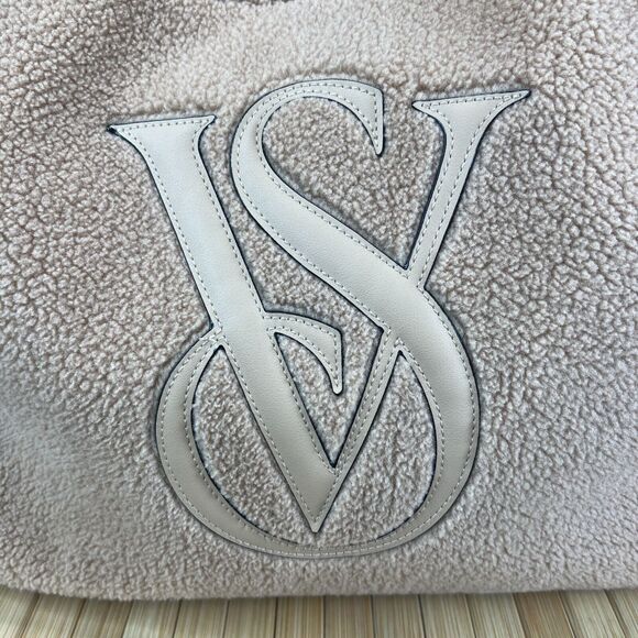 Victoria’s Secret Large Cozy Plush Fleece Sherpa Tote Bag Purse 14 x 12 x 7 in - Picture 6 of 9